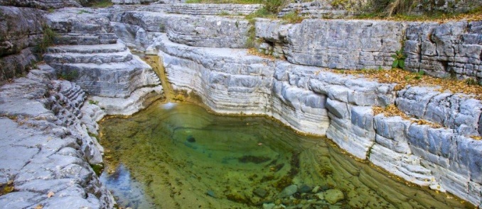 Natural pools in the heart of Zagori: A fascinating landscape